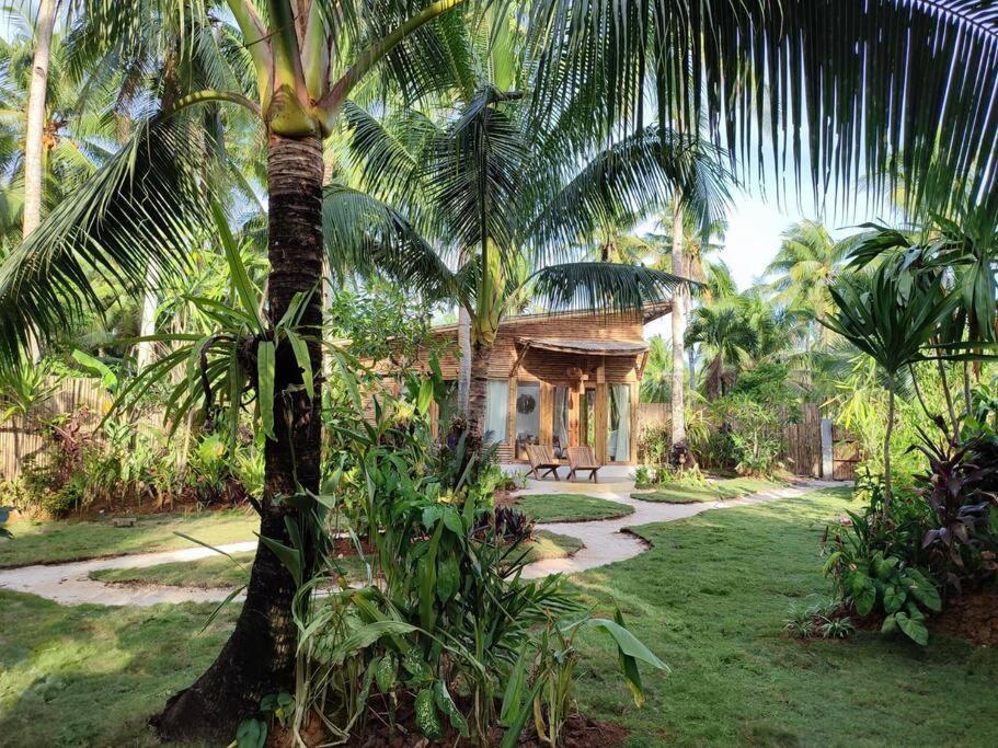 The Bamboo Houses - Tropical Garden & Empty Beach Хенерал Луна Екстериор снимка