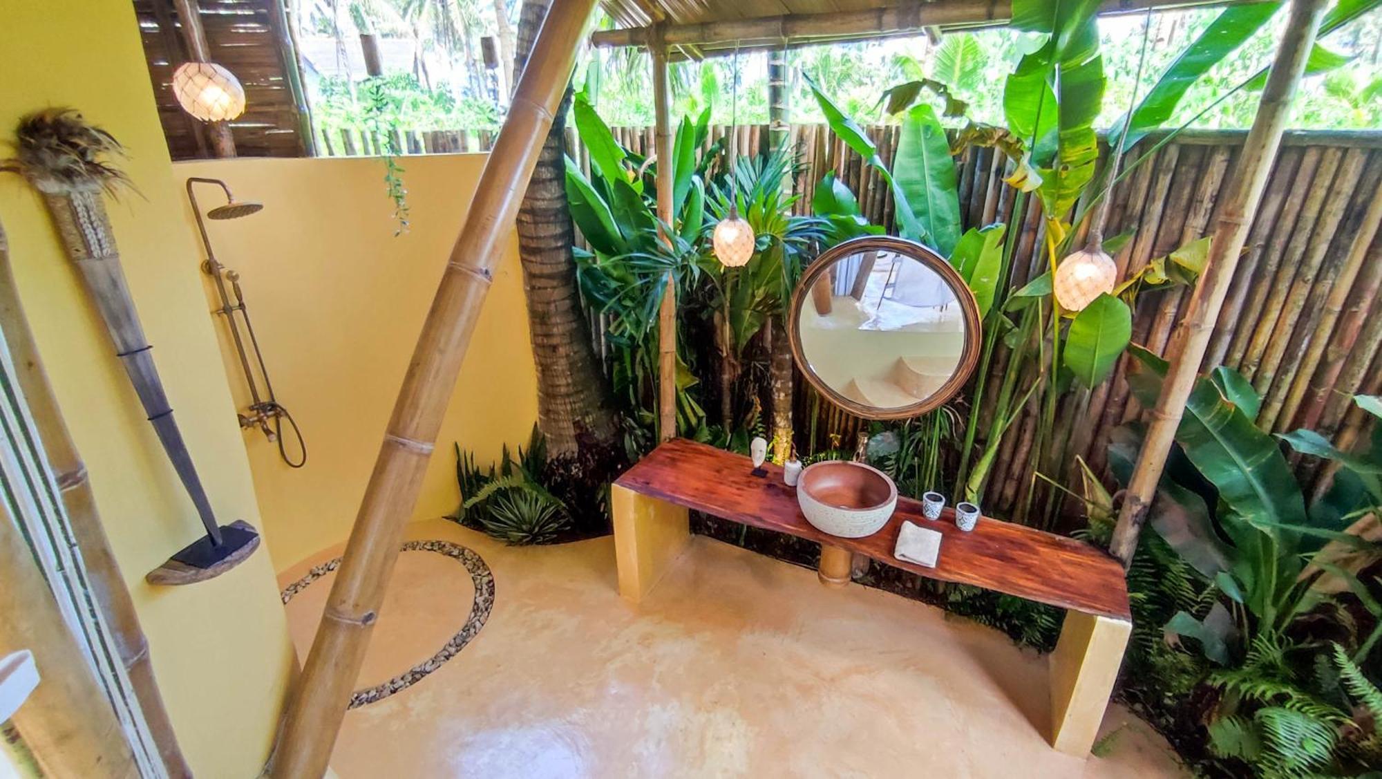 The Bamboo Houses - Tropical Garden & Empty Beach Хенерал Луна Екстериор снимка